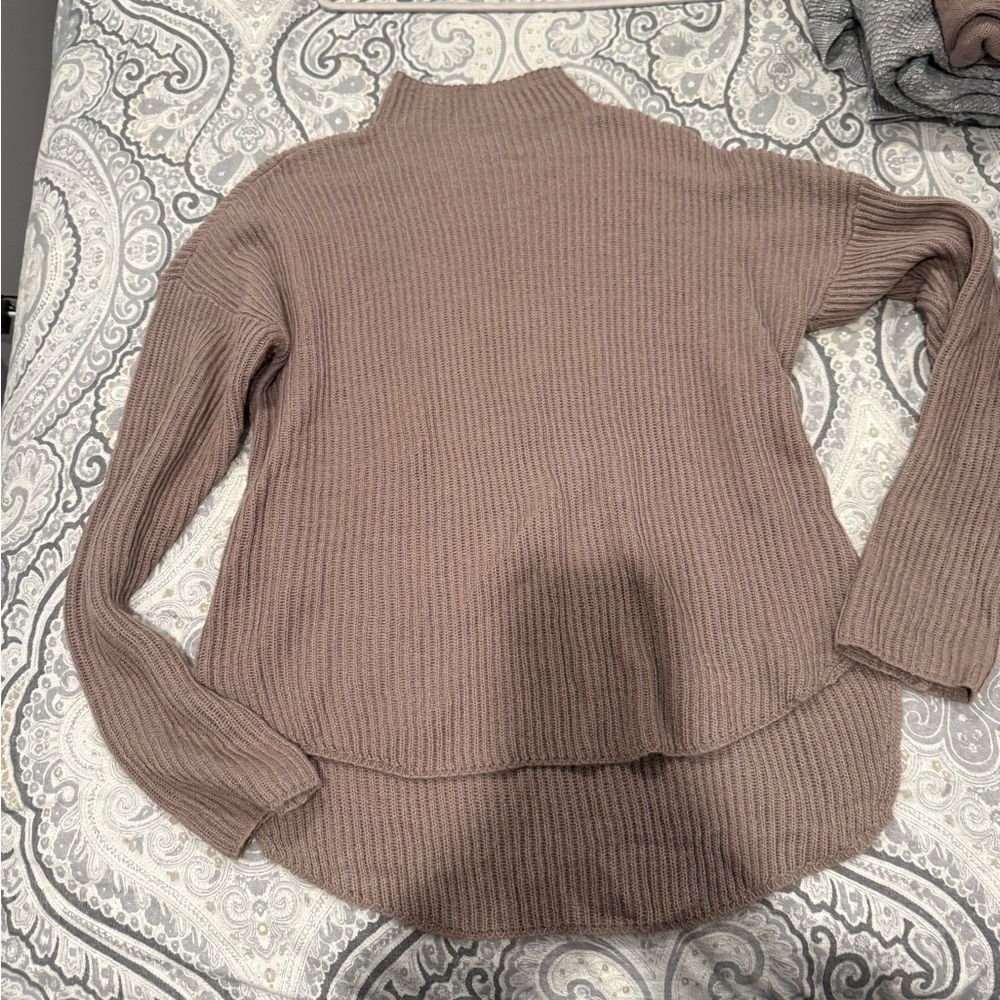 Women's Ribbed Knit Sweater - Taupe